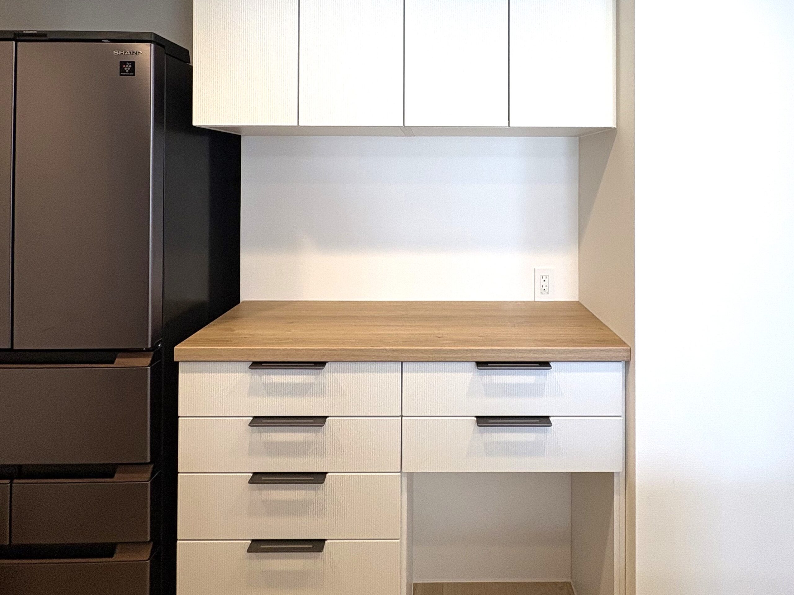 【収納力・デザイン性UP】マンションカップボード交換